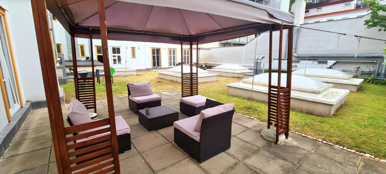 New & Central Marzstrasse City Apartment With Own Exit To The Inner Garden Βιέννη Εξωτερικό φωτογραφία